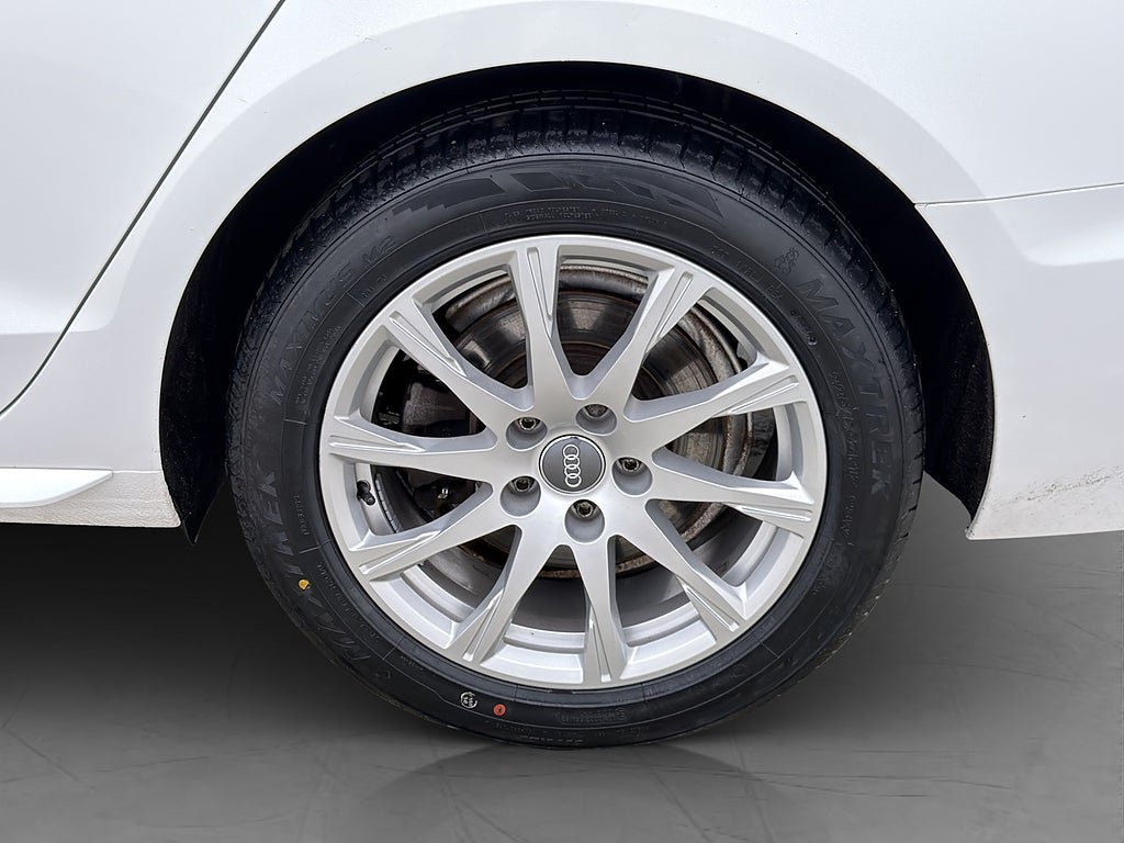Vehicle Image 36