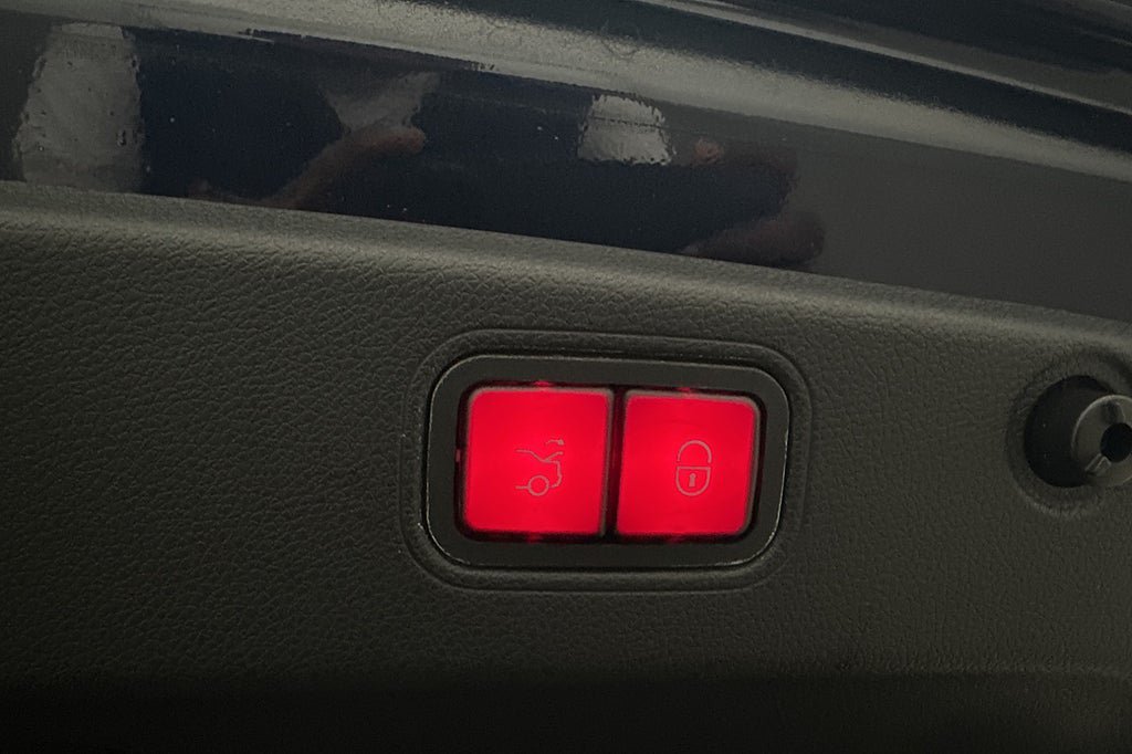 Vehicle Image 25