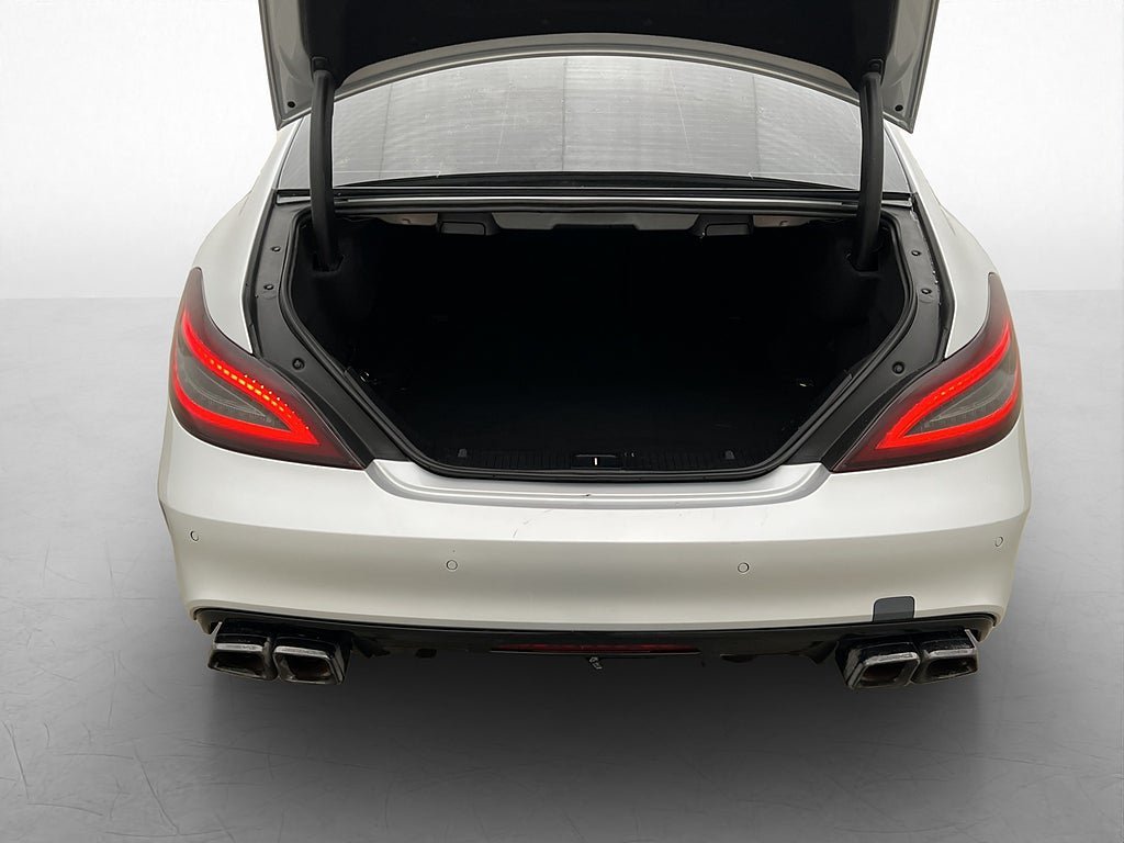 Vehicle Image 32