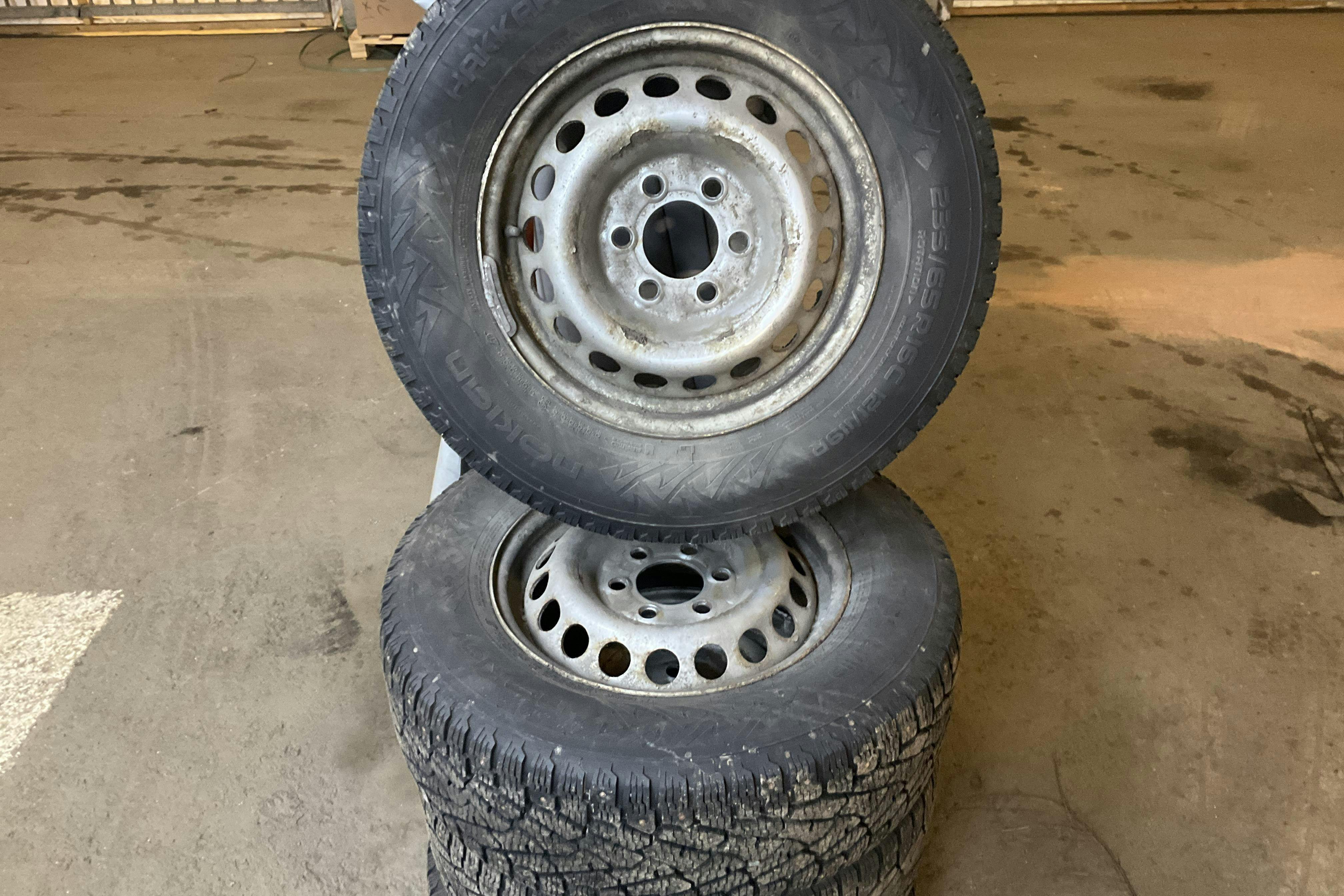 Vehicle Image 12