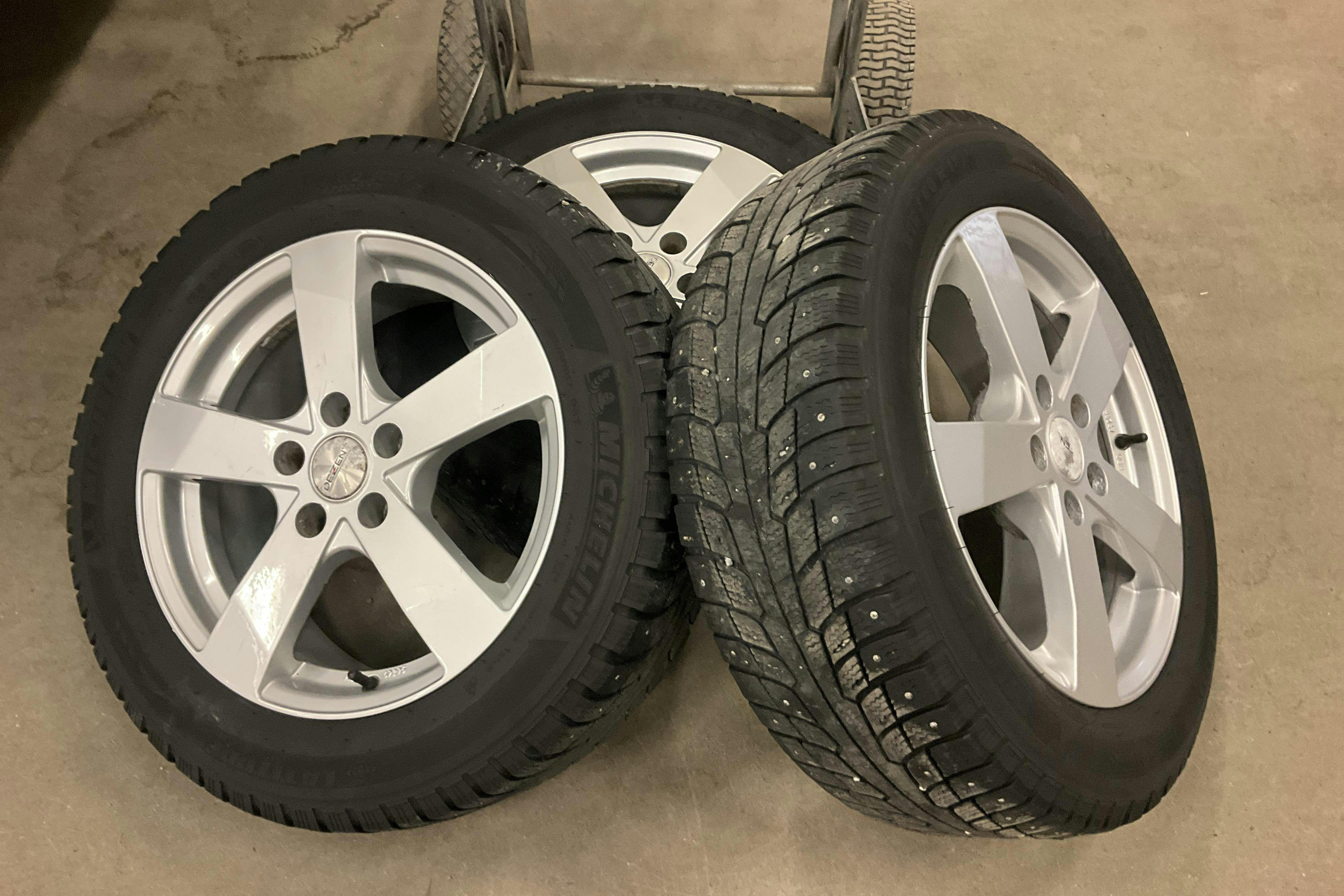 Vehicle Image 13