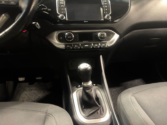 Vehicle Image 11