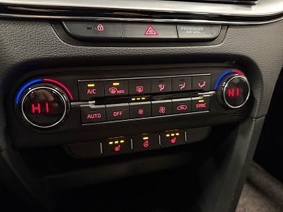 Vehicle Image 27