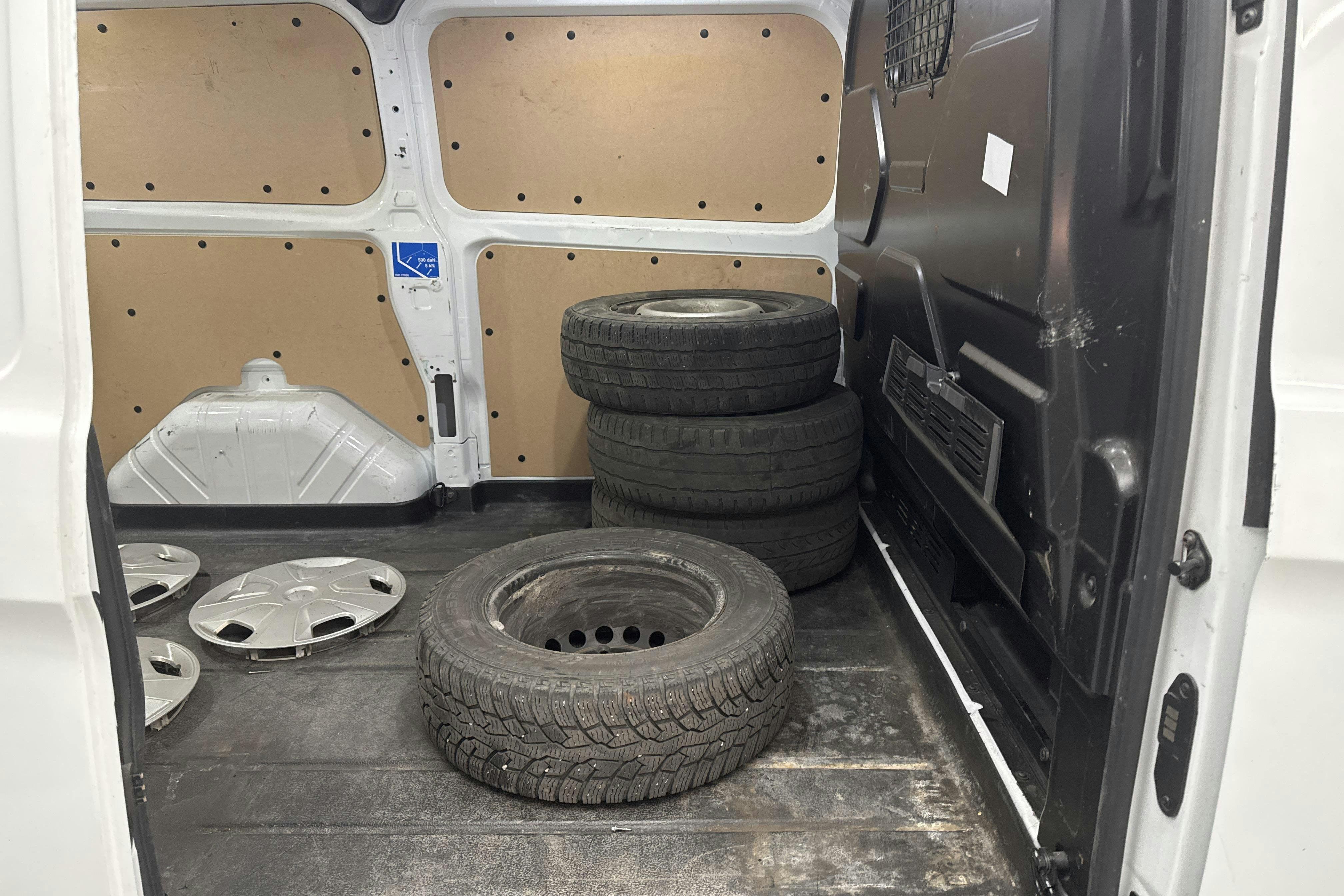 Vehicle Image 7