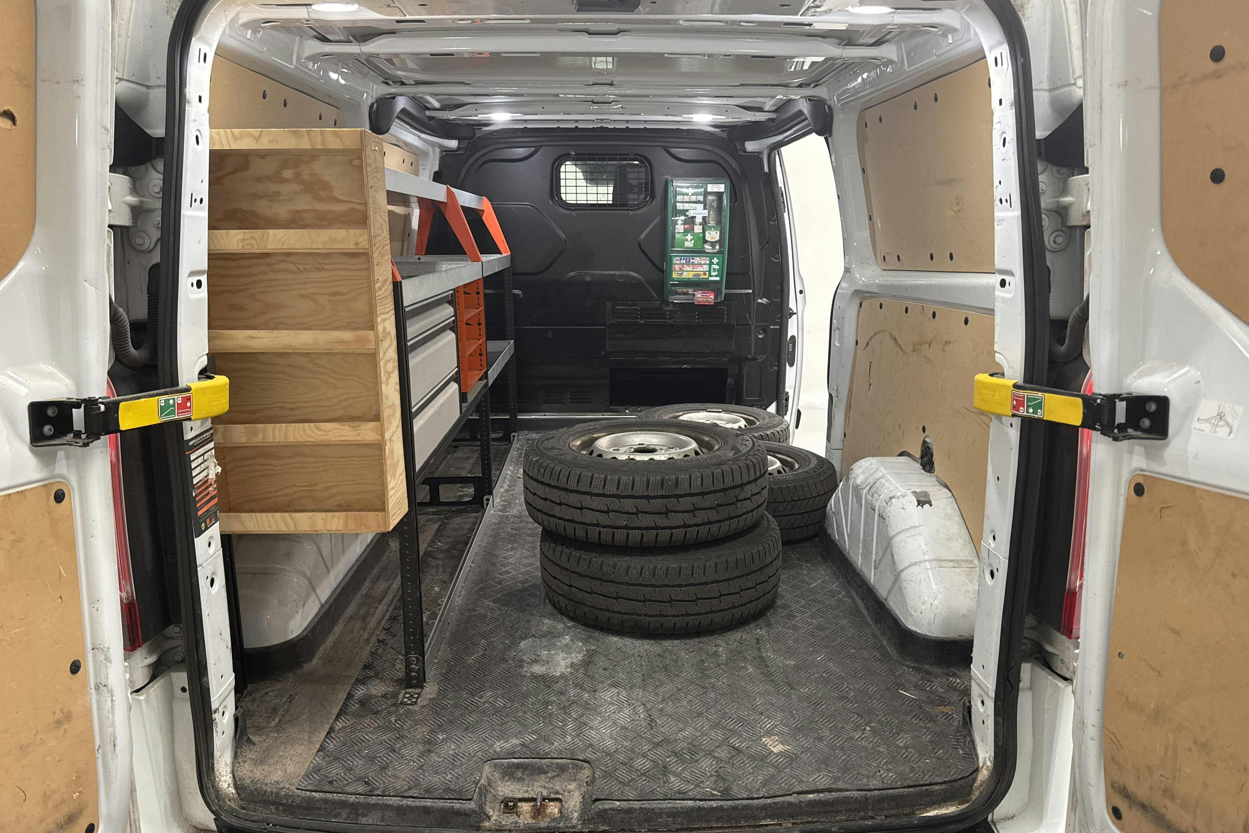 Vehicle Image 9