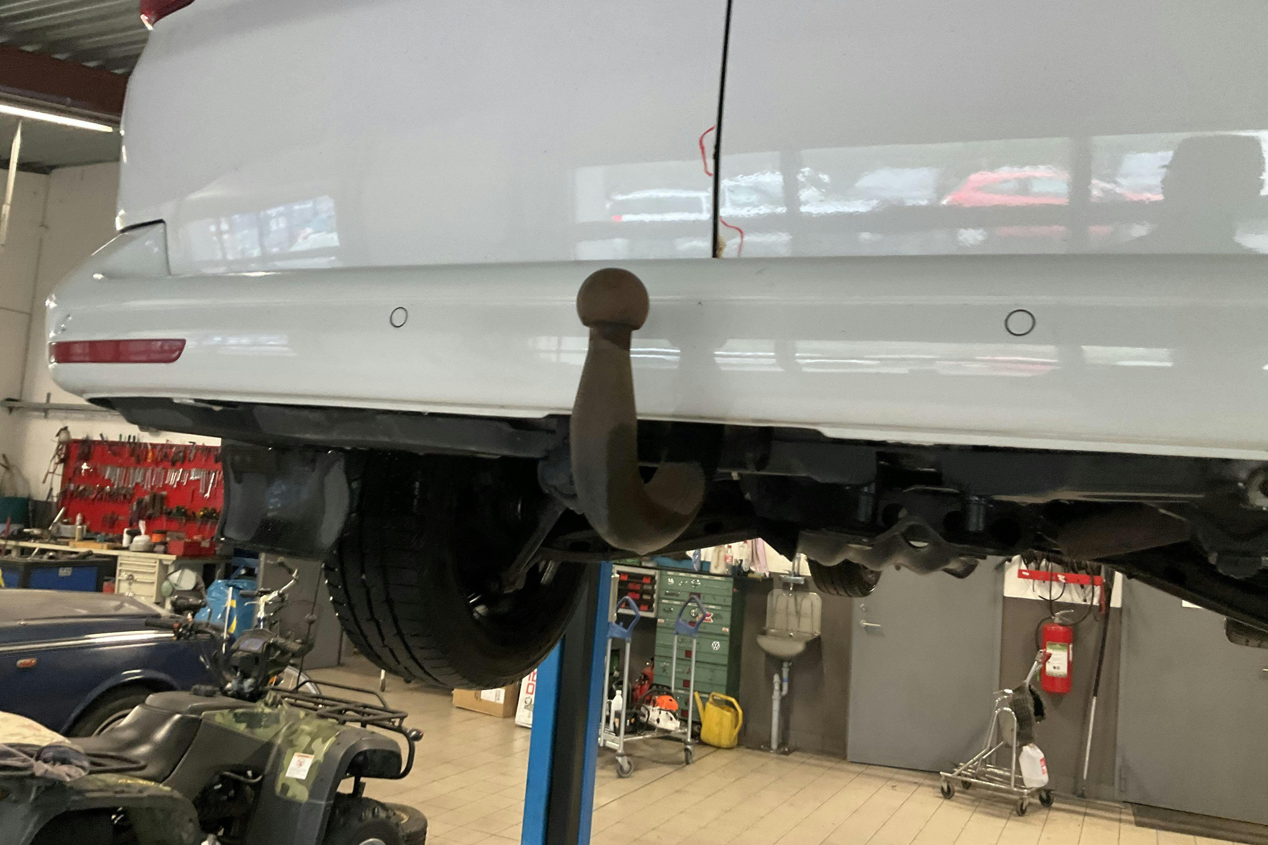 Vehicle Image 12