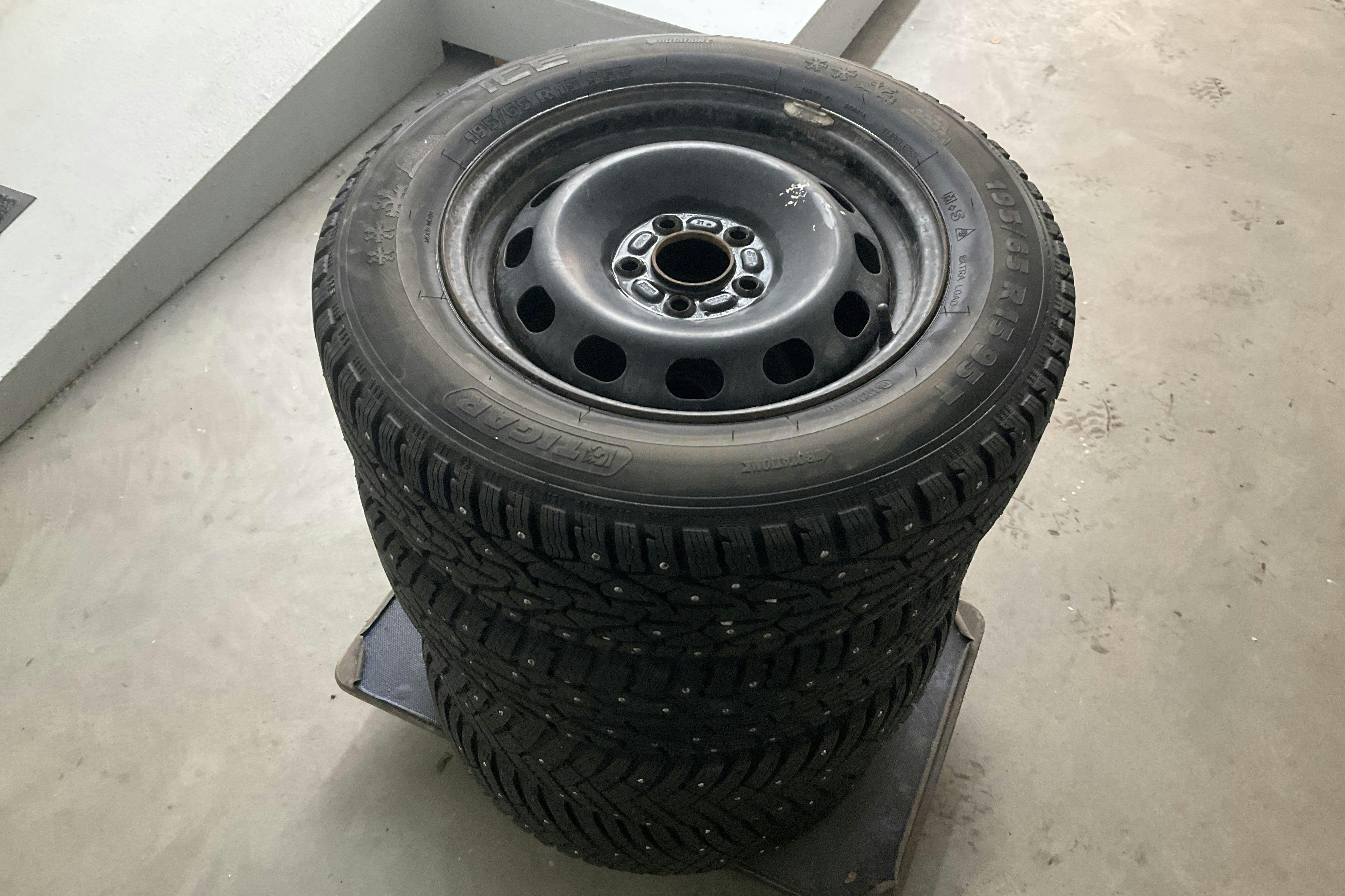 Vehicle Image 13