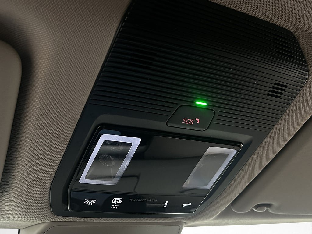 Vehicle Image 32
