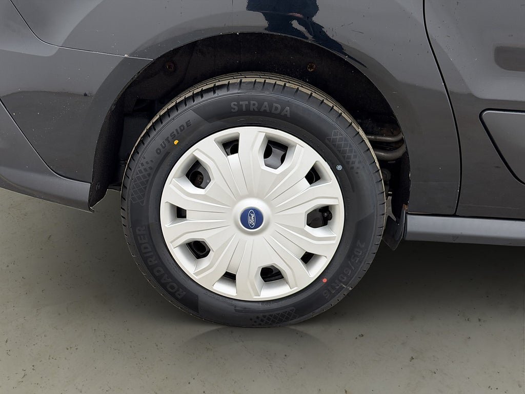 Vehicle Image 28