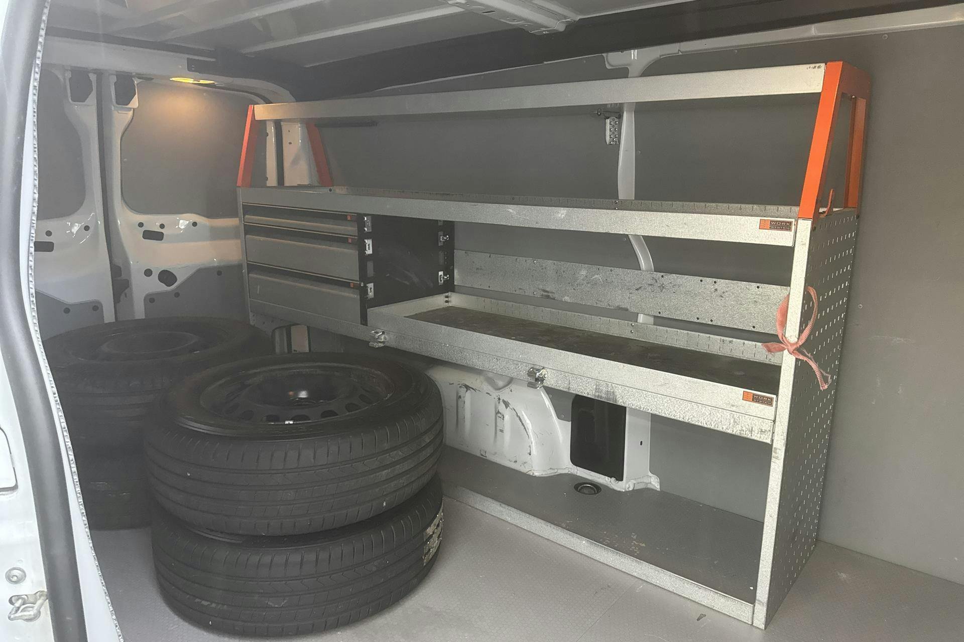 Vehicle Image 8