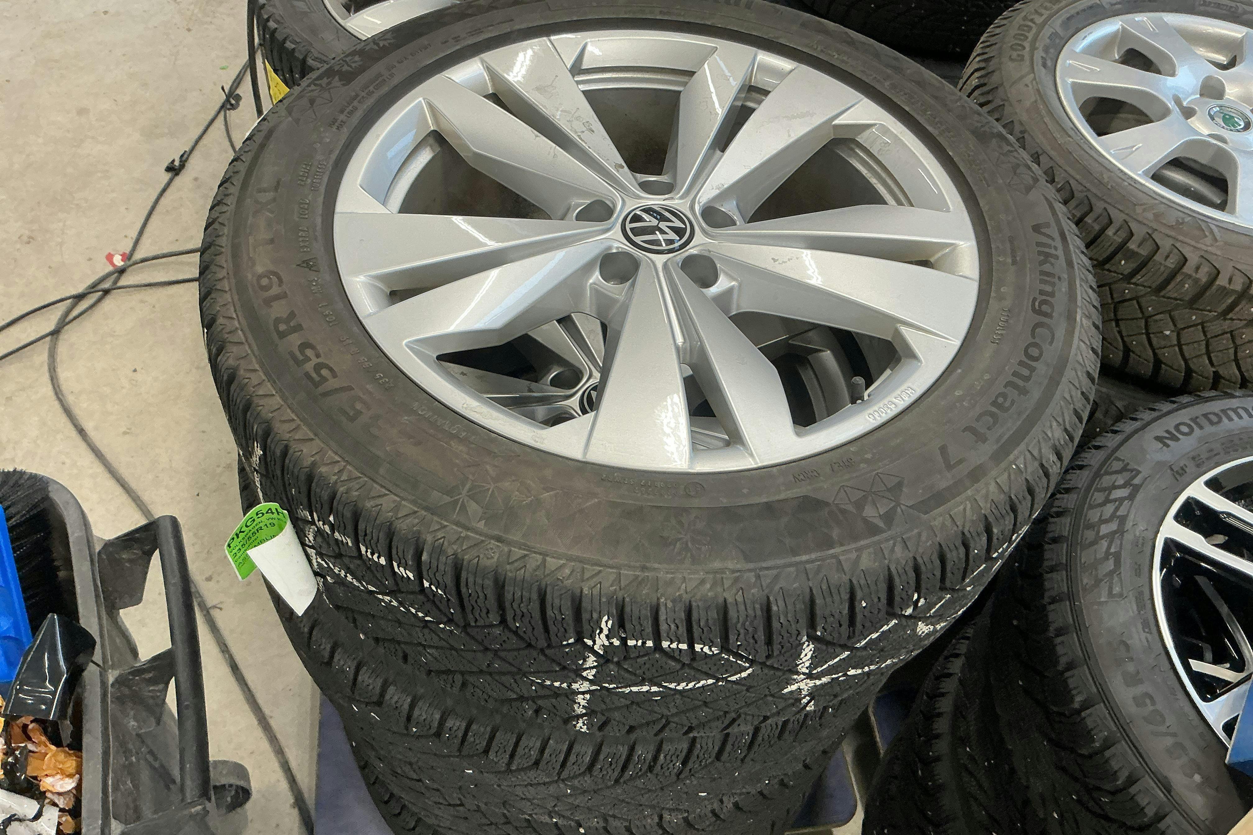 Vehicle Image 16