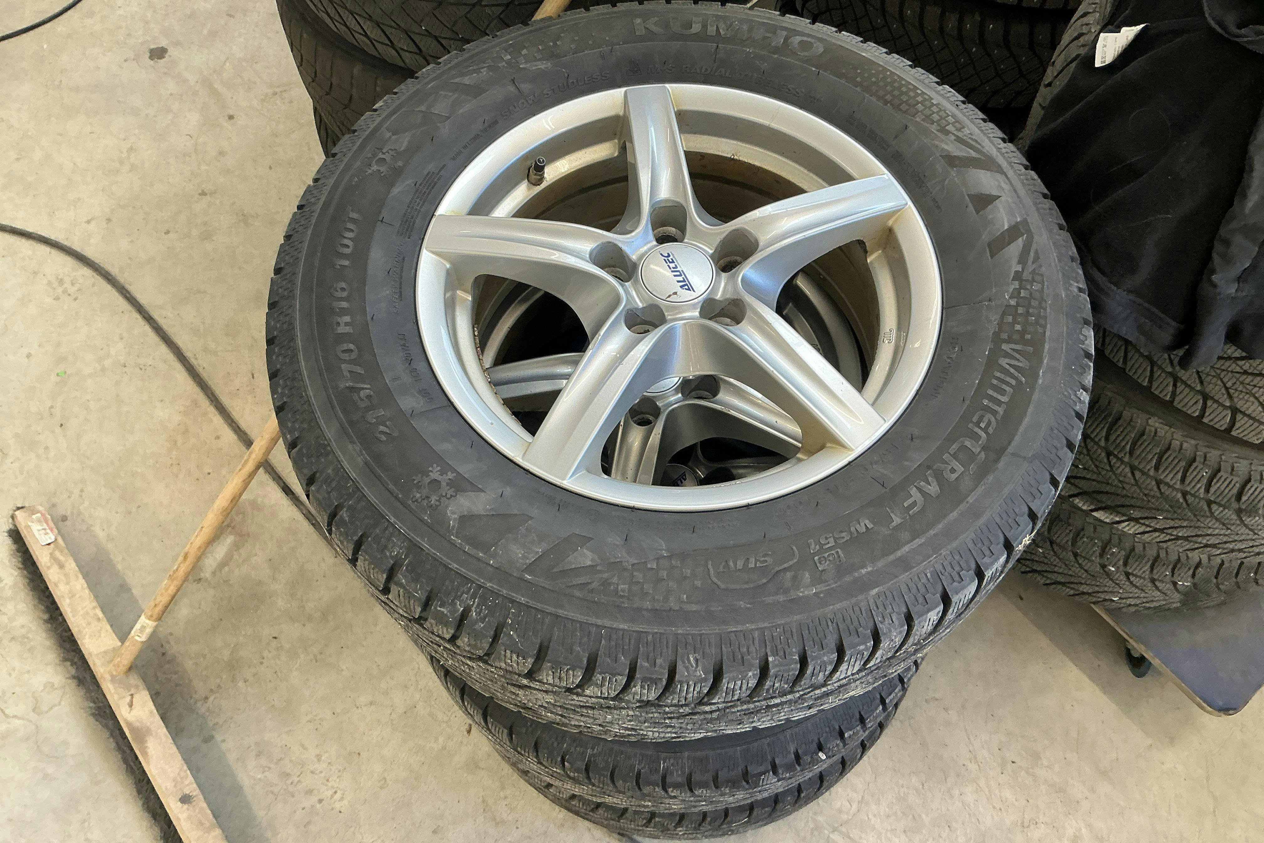 Vehicle Image 15