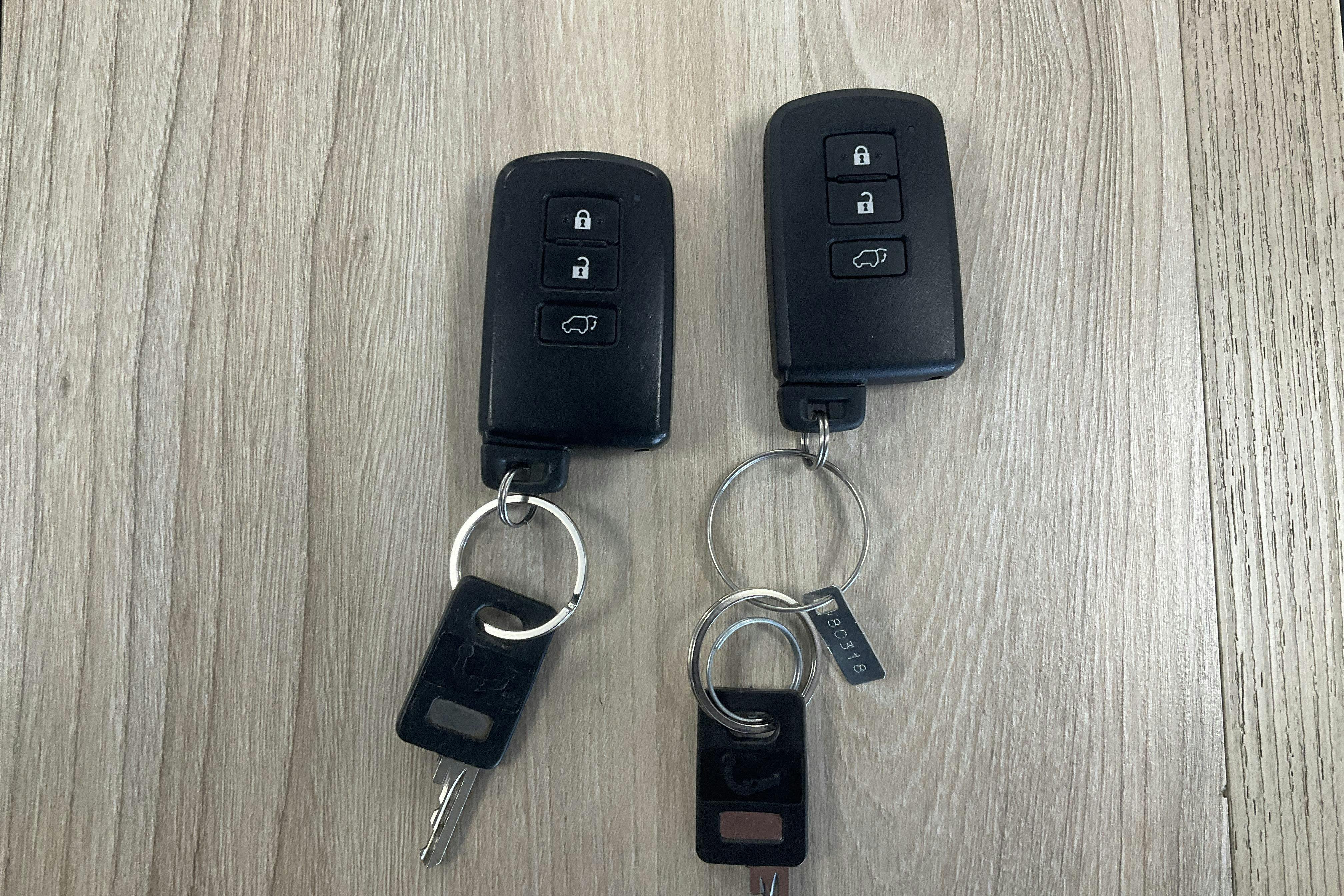 Vehicle Image 16
