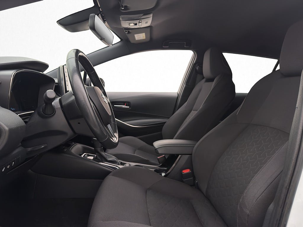 Vehicle Image 12