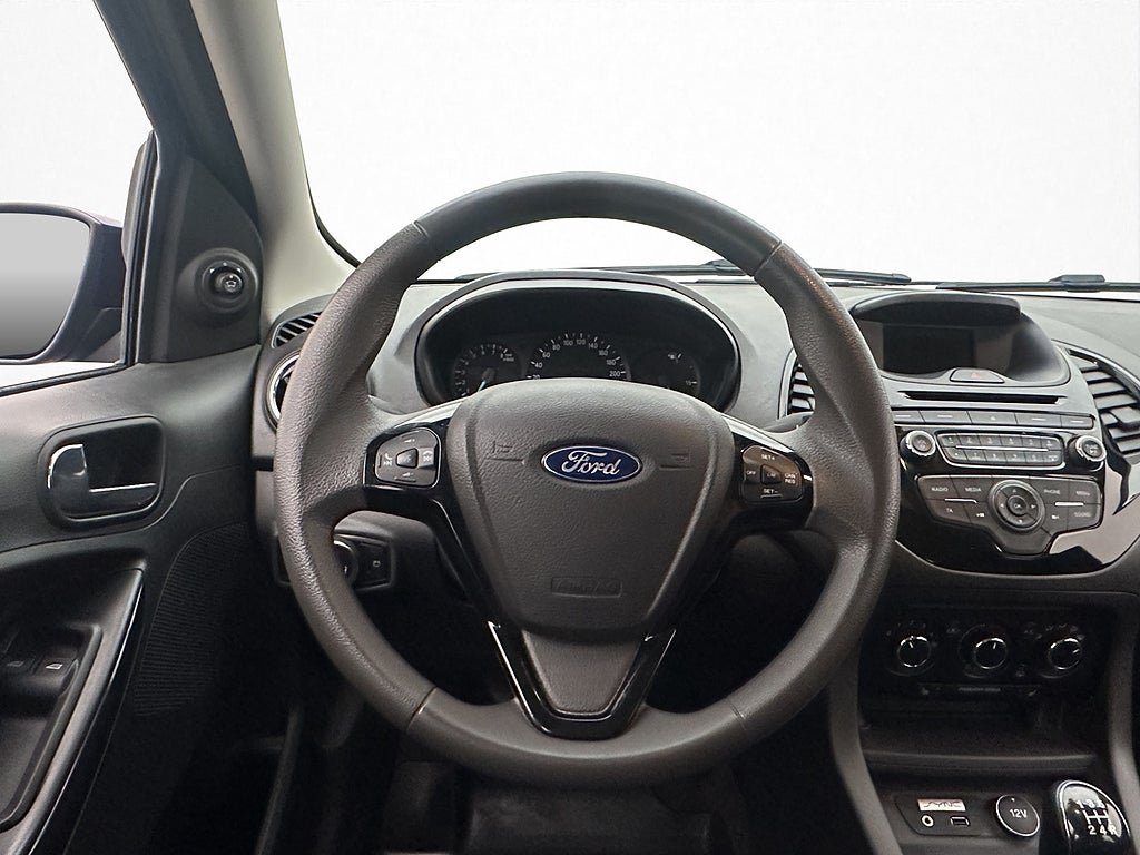 Vehicle Image 12