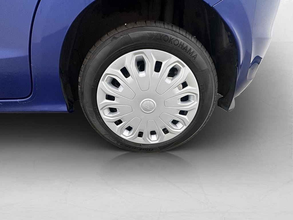 Vehicle Image 21