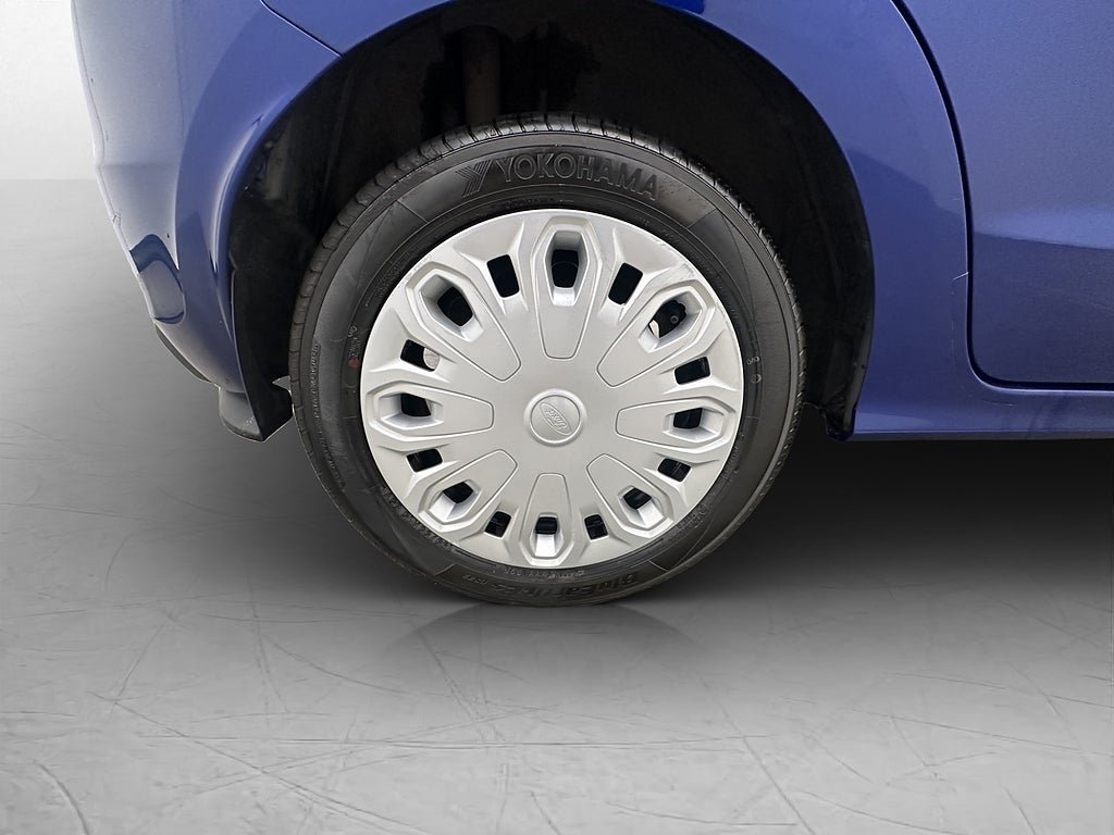 Vehicle Image 22