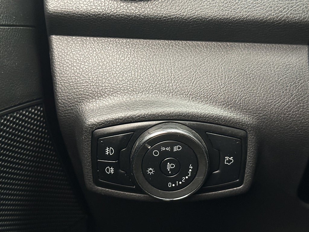 Vehicle Image 26