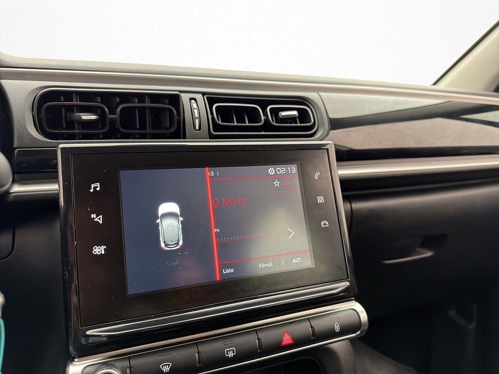 Vehicle Image 18