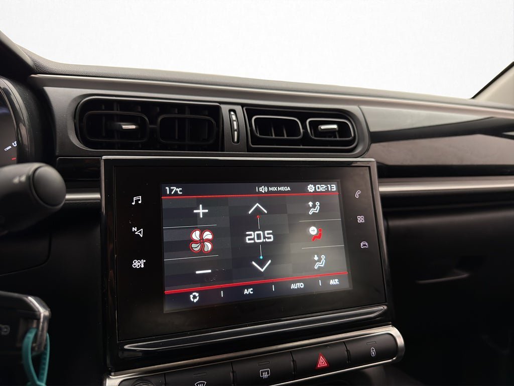 Vehicle Image 19