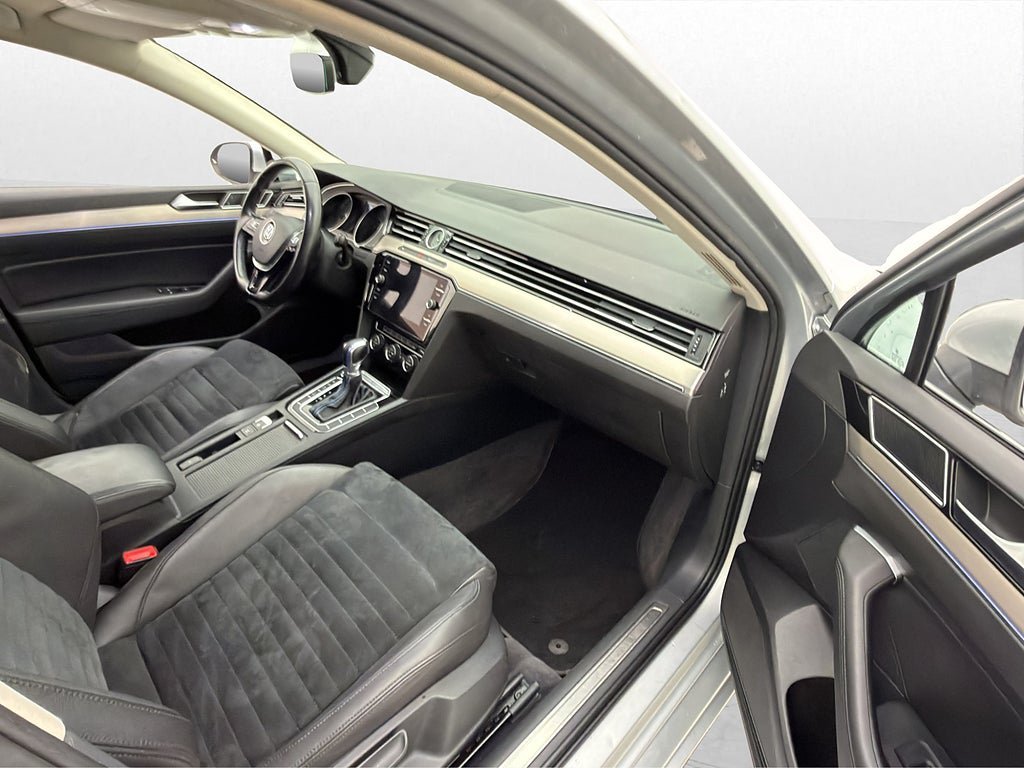 Vehicle Image 26