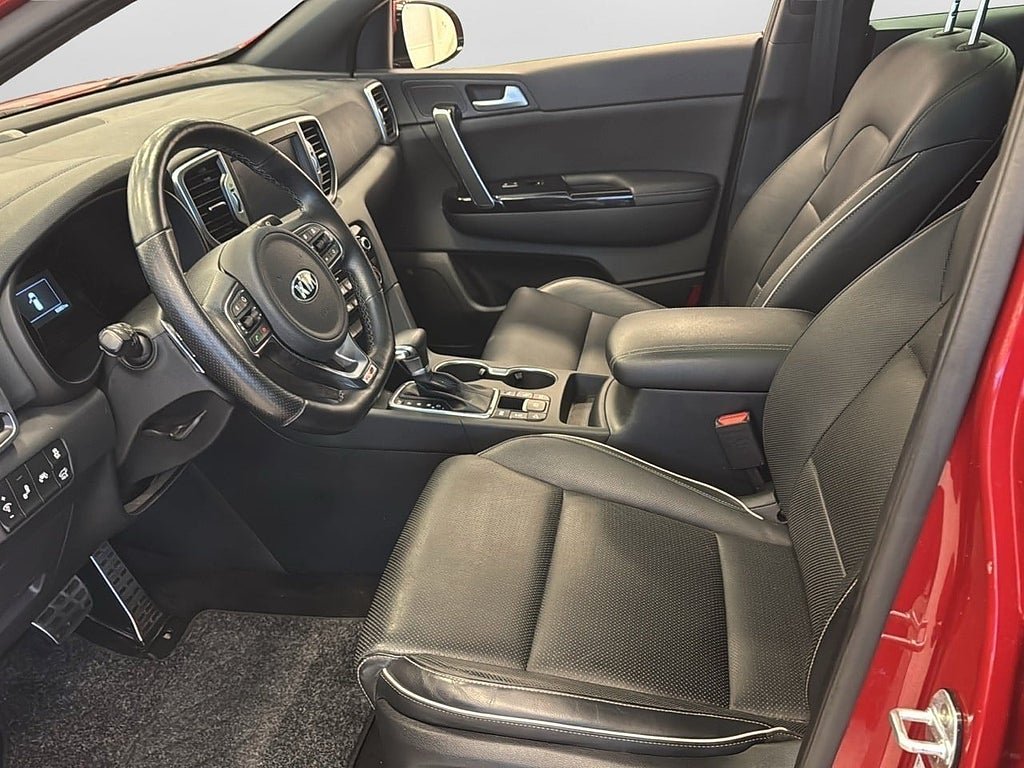 Vehicle Image 8