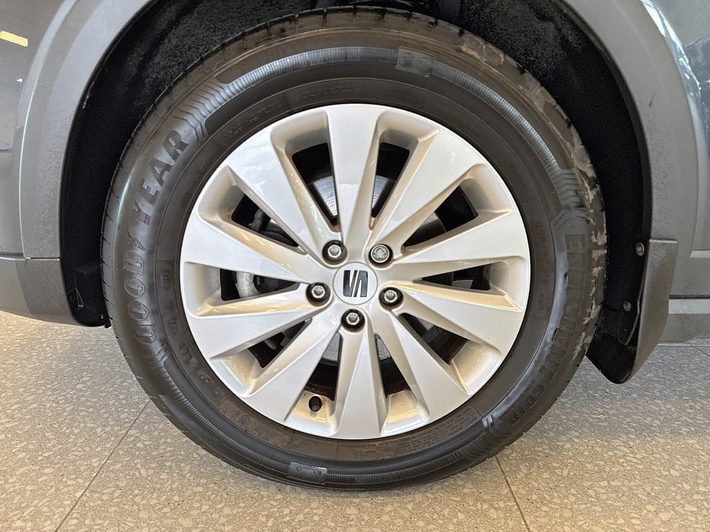 Vehicle Image 15