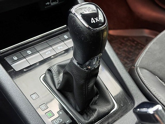 Vehicle Image 28