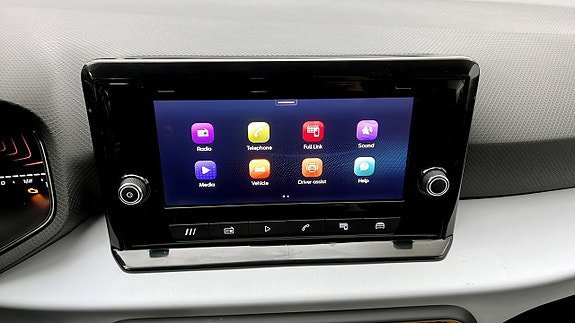 Vehicle Image 9