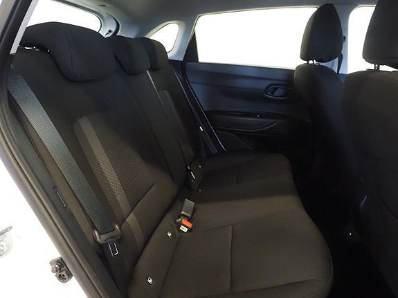Vehicle Image 24