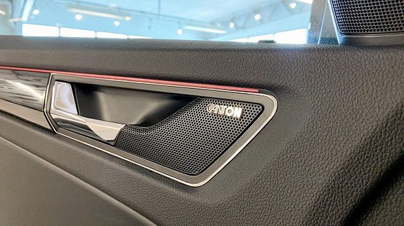Vehicle Image 36