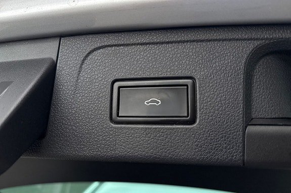 Vehicle Image 29