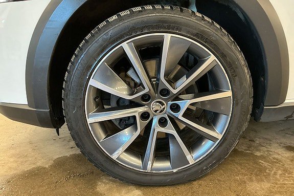 Vehicle Image 24