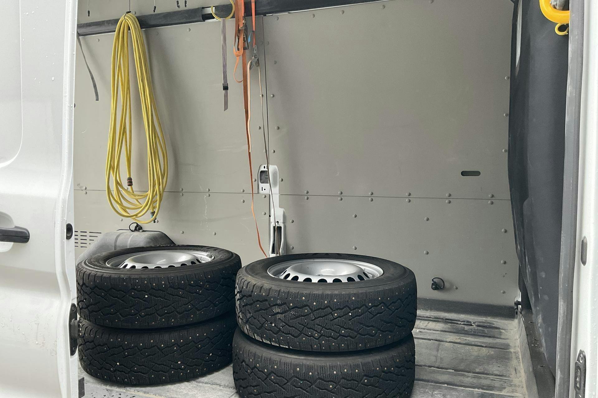 Vehicle Image 8