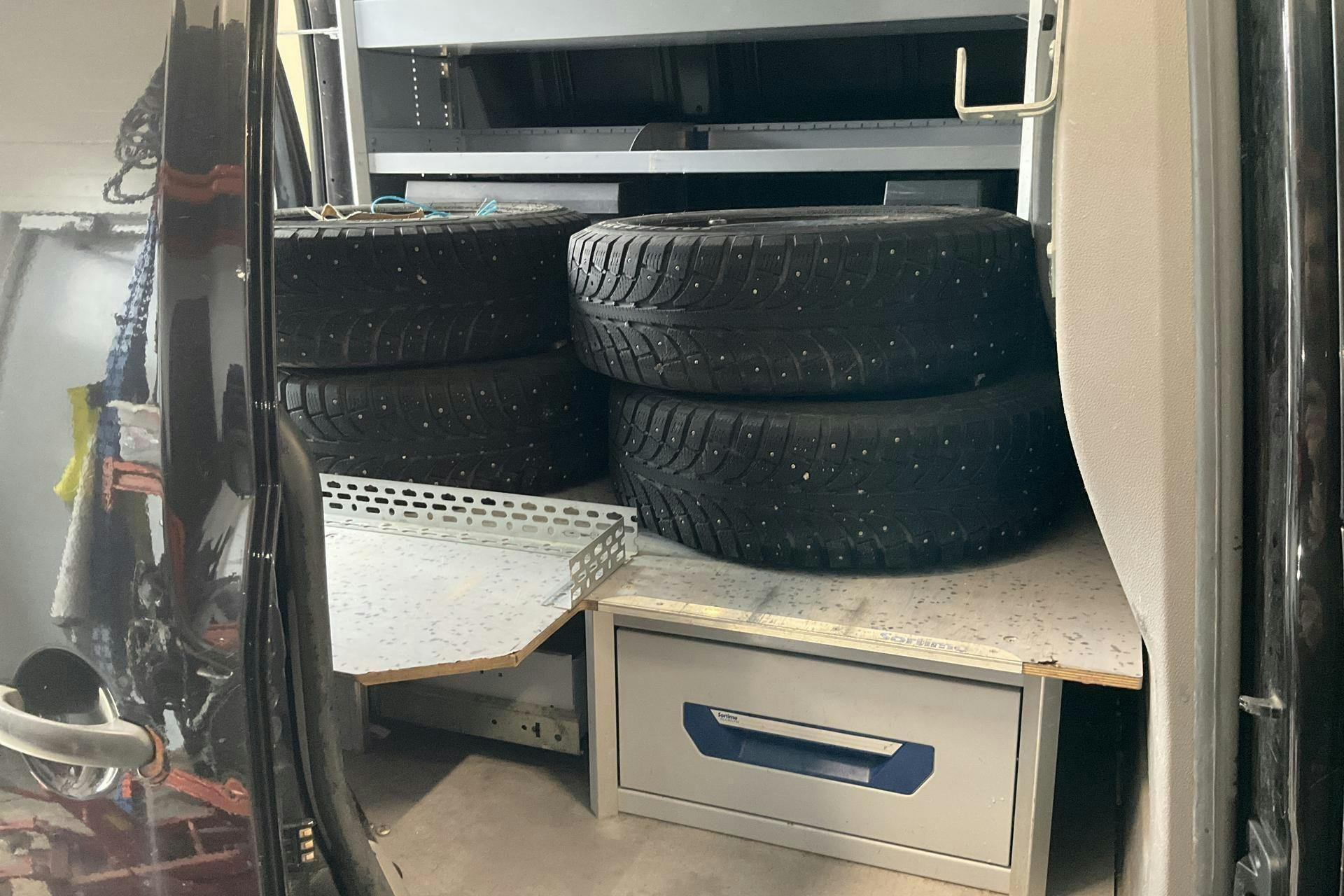 Vehicle Image 8