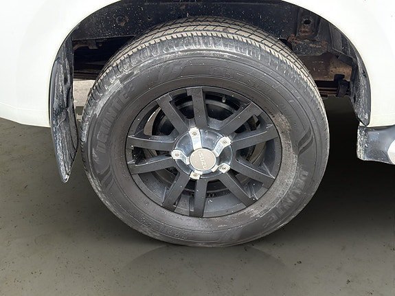 Vehicle Image 28