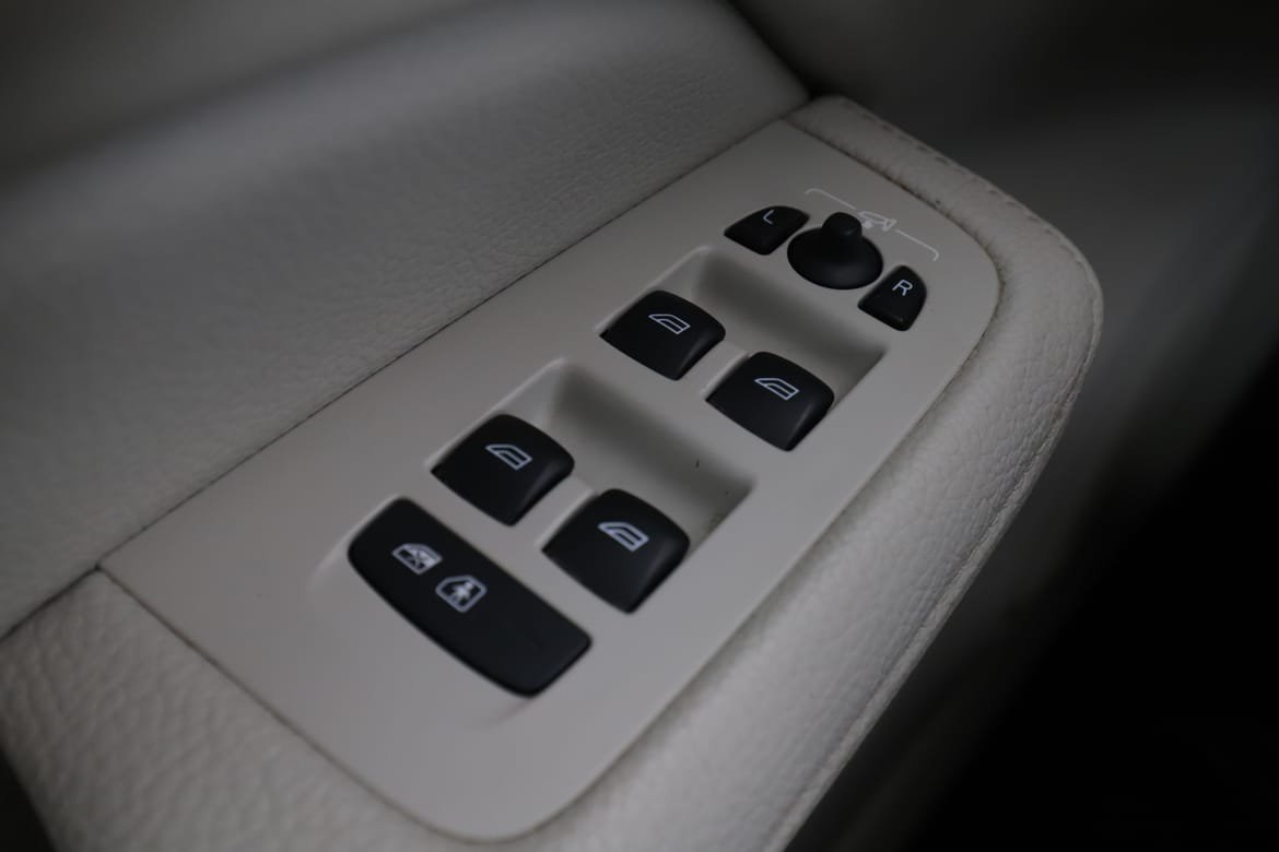 Vehicle Image 35