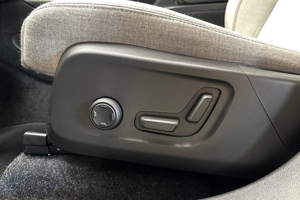Vehicle Image 27