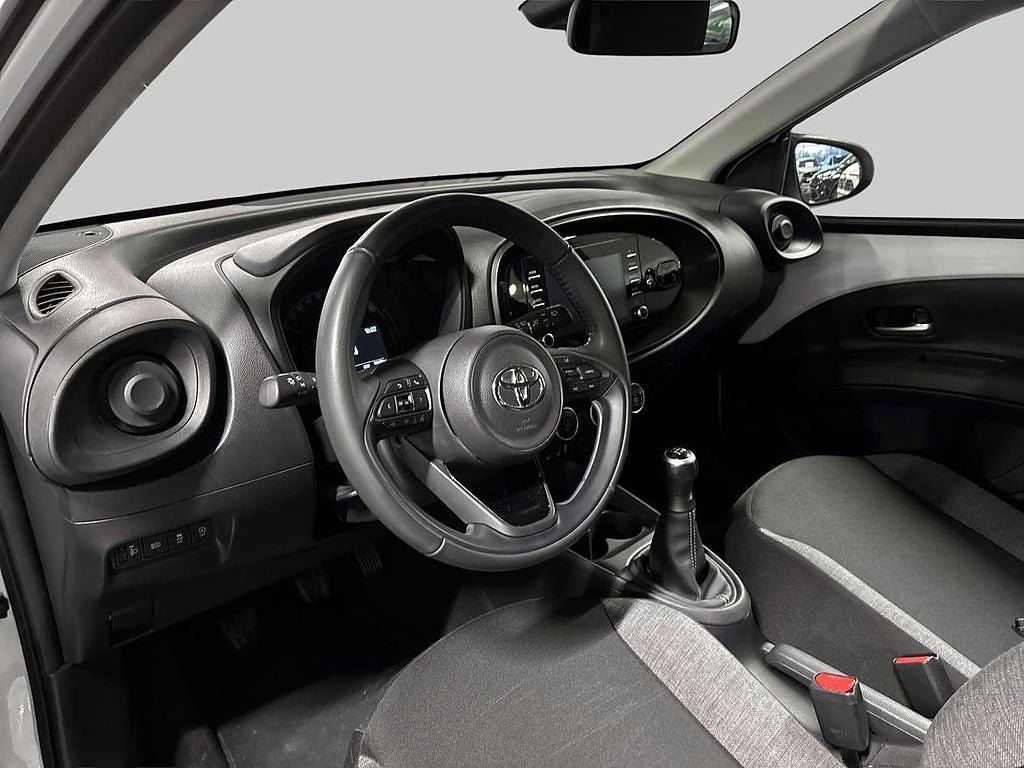Vehicle Image 14
