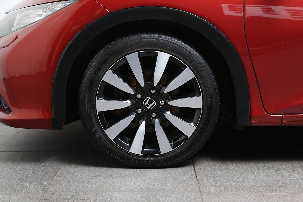 Vehicle Image 9