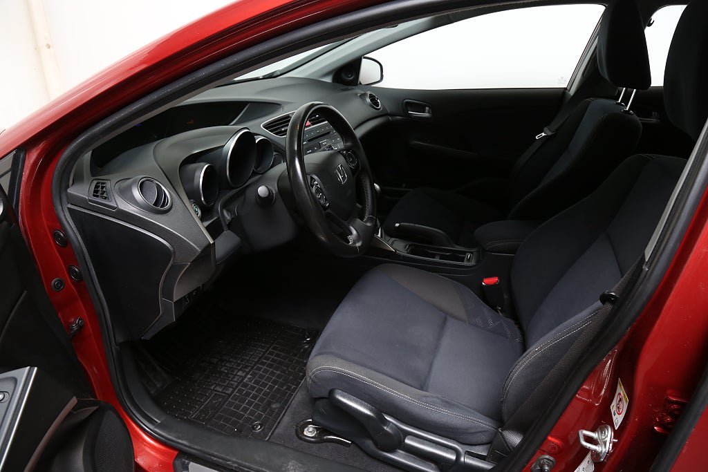 Vehicle Image 12