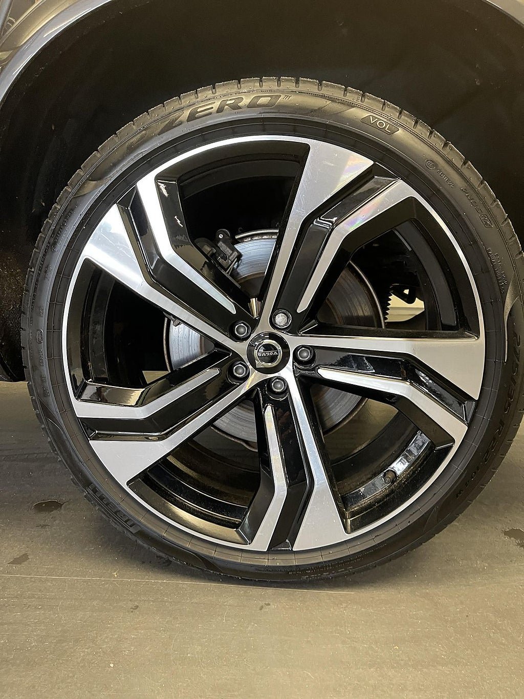 Vehicle Image 16
