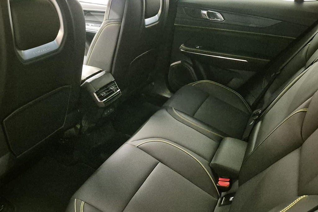 Vehicle Image 13