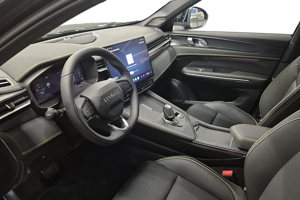 Vehicle Image 14