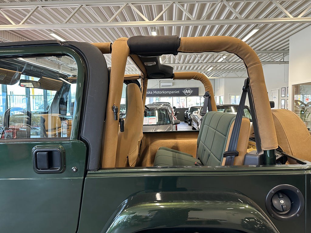 Vehicle Image 26