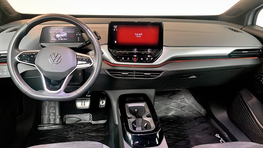 Vehicle Image 10
