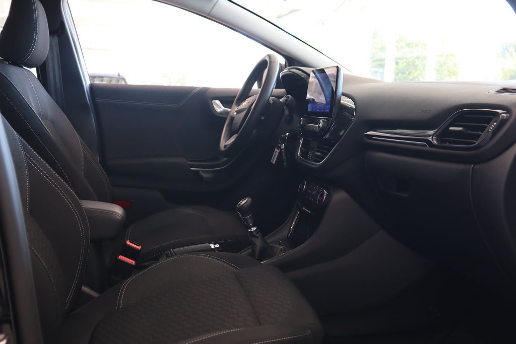 Vehicle Image 12