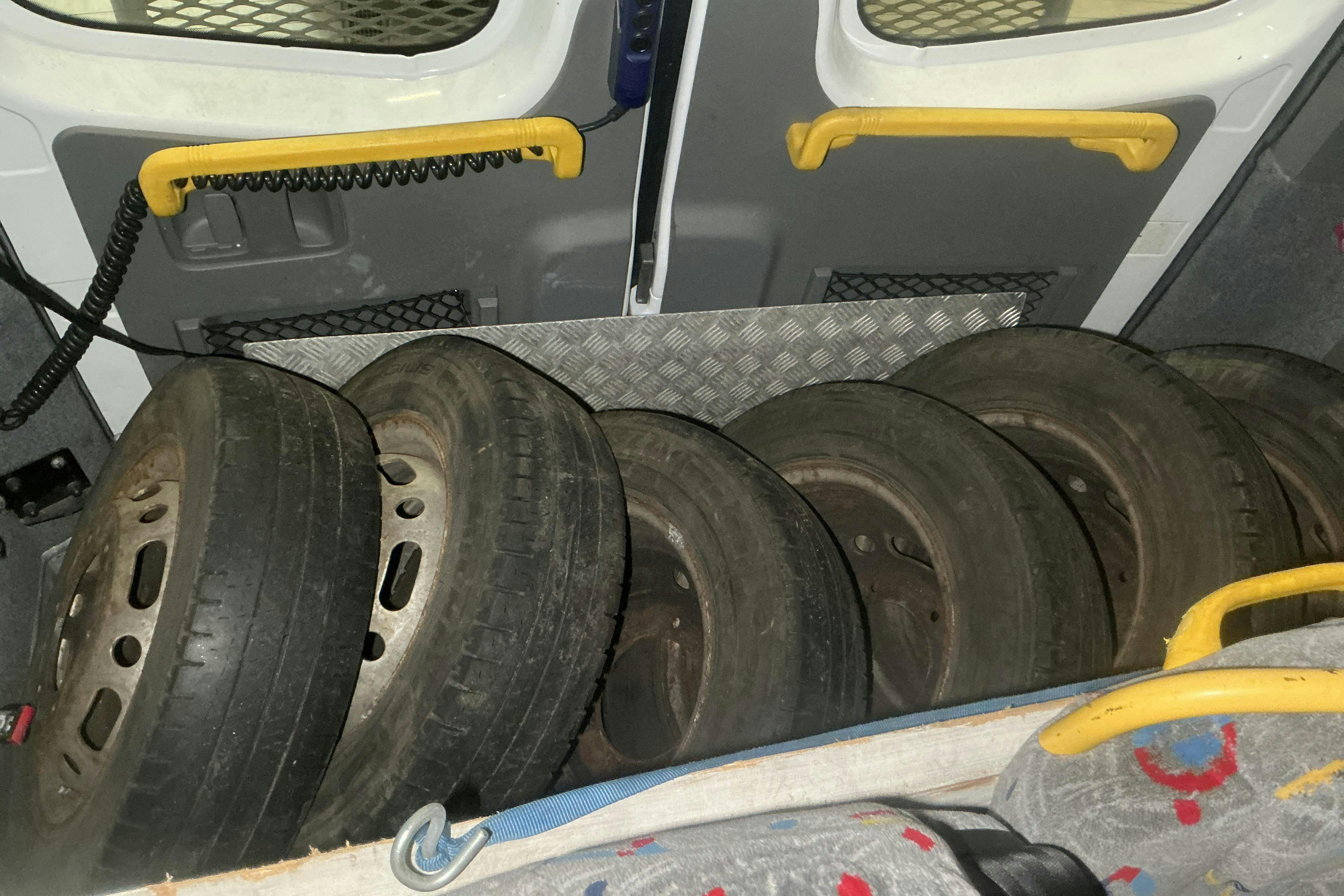 Vehicle Image 12