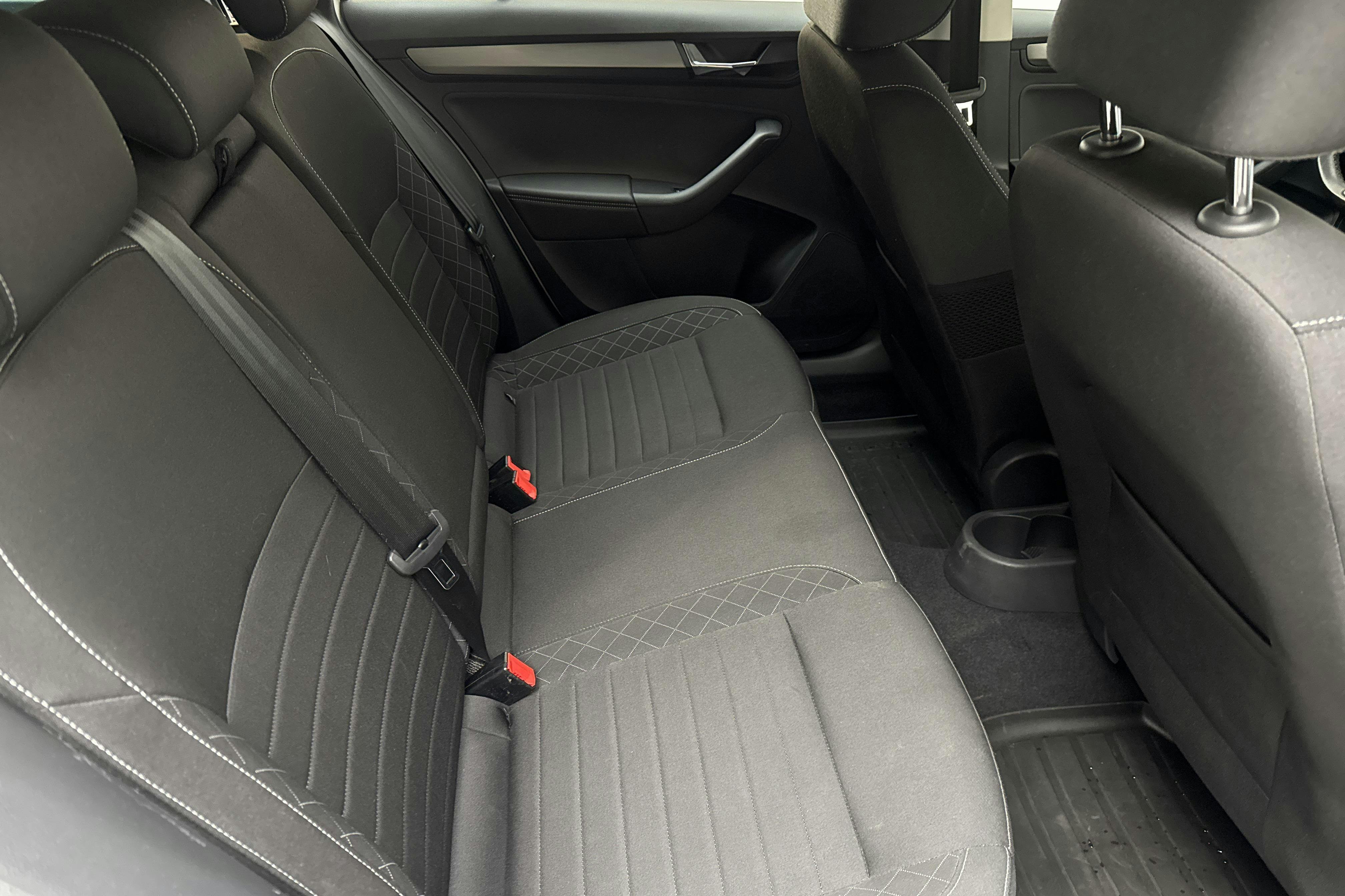 Vehicle Image 8
