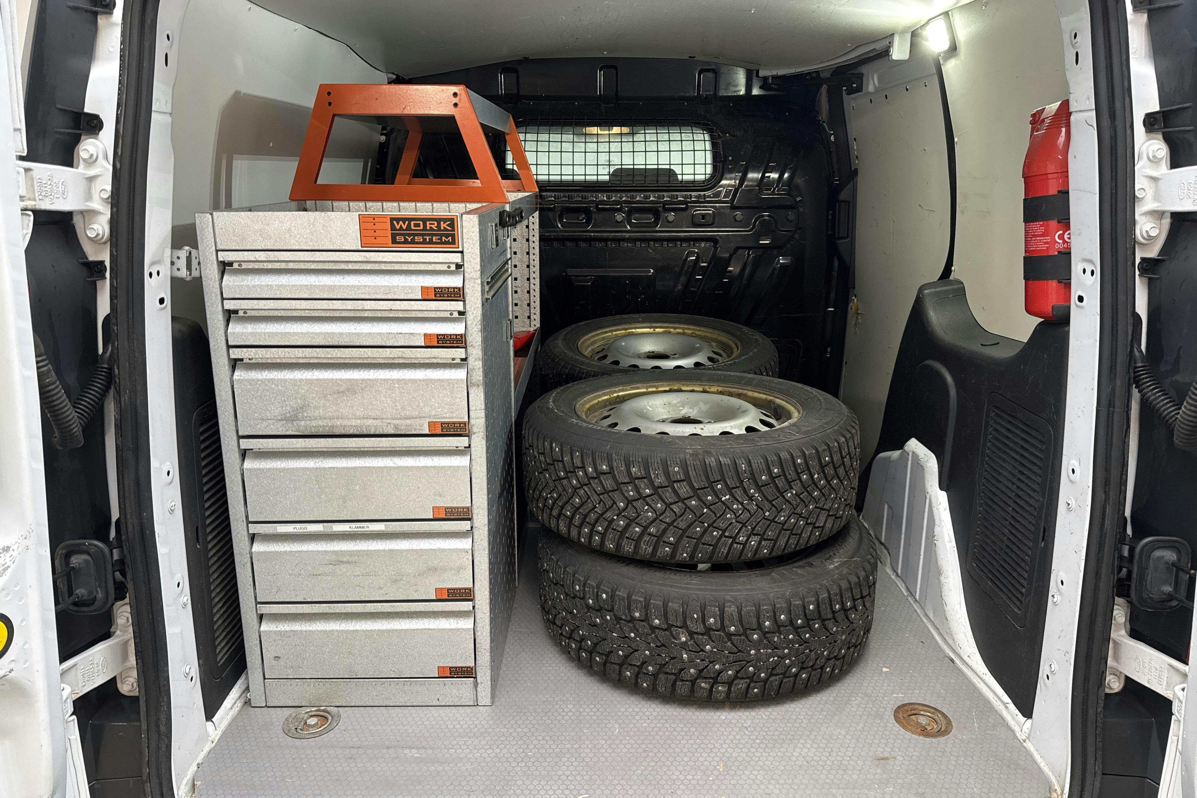 Vehicle Image 8